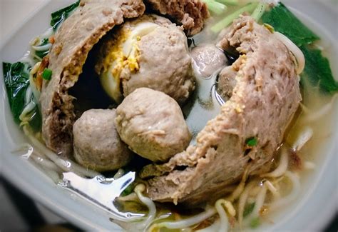 bakso beranak sensasi kuliner ikonik  menggoda selera