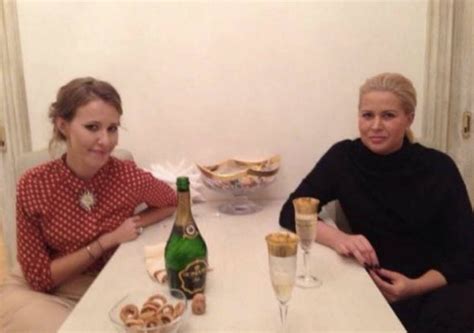 Ксения Собчак и Евгения Васильева (Сердюкова) бухают. Фото: zergulio ...