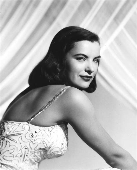 Ella Raines : vgb