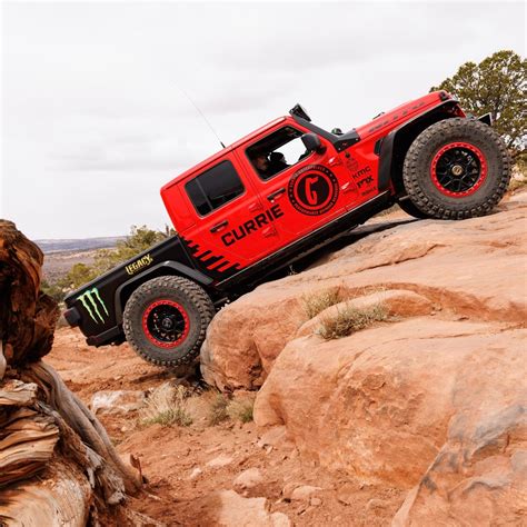 CASEY CURRIE’S JEEP GUIDE TO METAL MASHER | MOAB, UTAH | VLOG — Casey