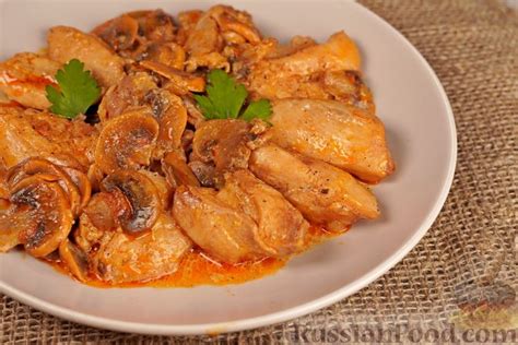 Рецепт: Паприкаш из курицы с грибами на RussianFood.com