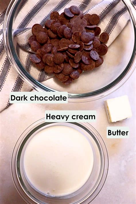 how to make a chocolate macaron