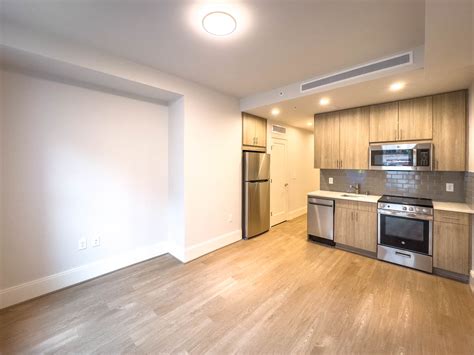 Weaver's Row Apartments for Rent in Georgetown, Washington DC