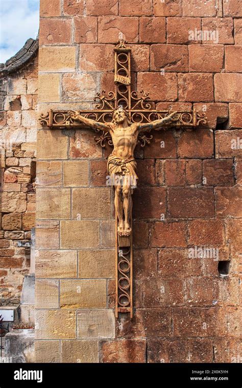 Sculpture of Jesus Christ crucified on his cross Stock Photo - Alamy