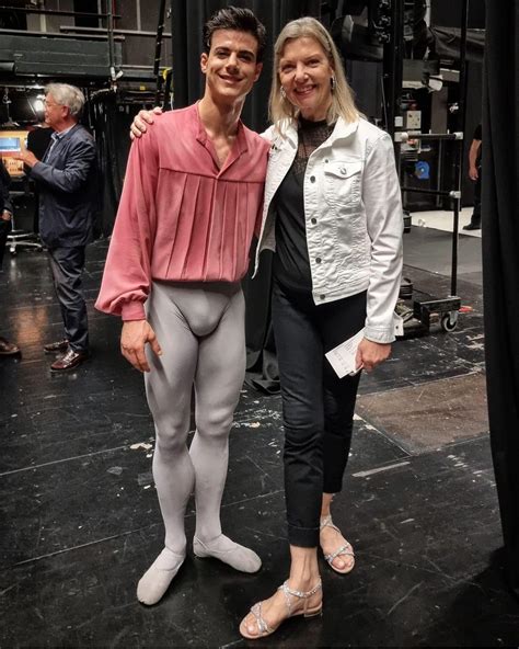 It takes balls to do ballet : r/HolUp