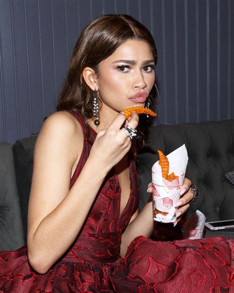 Celeb's Crazy Night: The Untold Story, Finally Revealed! (Phun Celeb Extras Exclusive) Image 4