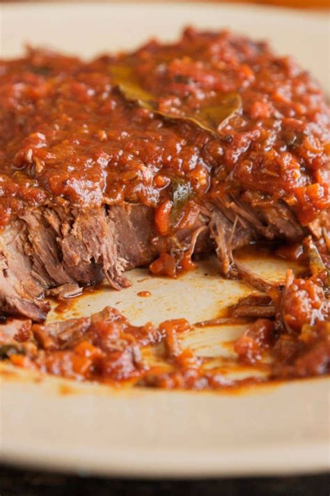 Easy Pioneer Woman Swiss Steak Recipe for Family Dinners - Worth Pinning
