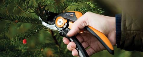 SmartFit™ teleskooppivartiset puutarhatyökalut | Fiskars