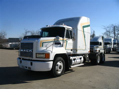 Mack: Photos, Reviews, News, Specs, Buy car