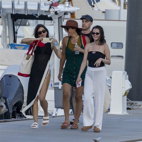 Selena Gomez Ass Black Swimsuit Yacht Cabo - Hot Celebs Home