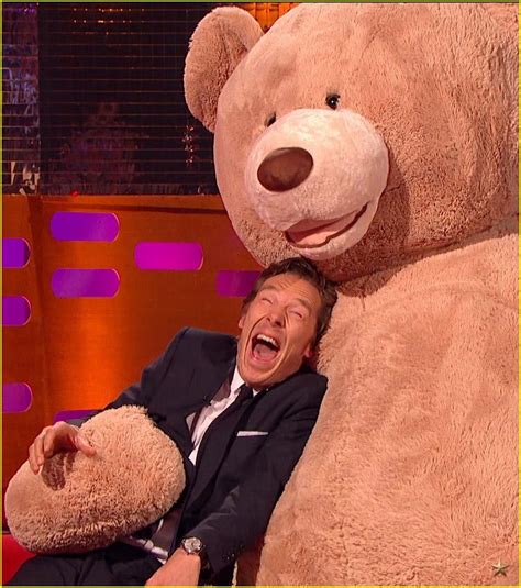 Benedict Cumberbatch Makes Hilarious Otter Faces (Video): Photo 3518166 ...