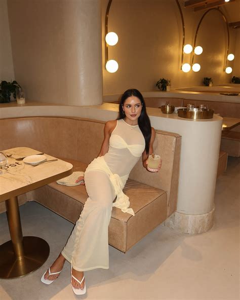 Soffia Ribotta | tommy's pls 💛 @whitefoxboutique (DC SOFFIA) | Instagram