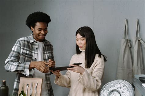 Direct Selling: Pengertian, Jenis, Manfaat, dan Tipsnya