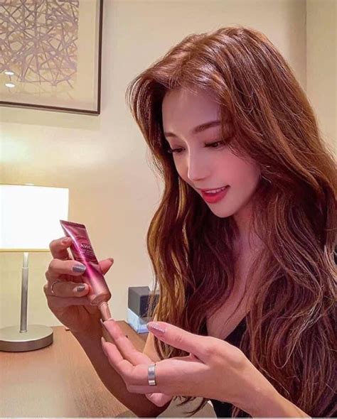 AHC Time rewind Real Eye cream – Celine Beauty Myths