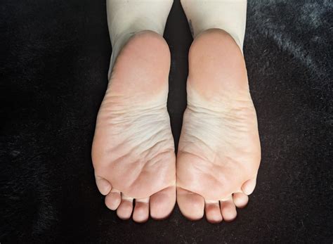 Worship my Goddess soles. Right now. : r/GiantessFeet