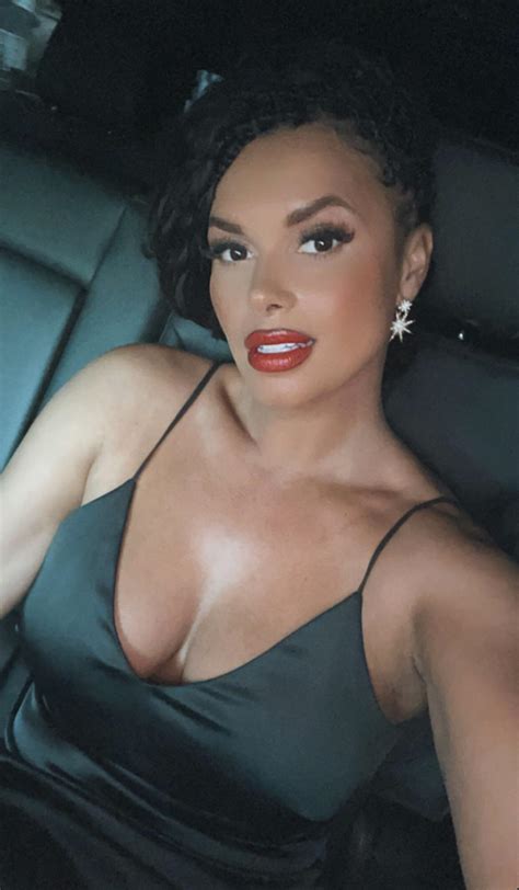 Joy Taylor - FS1 : r/hot_reporters