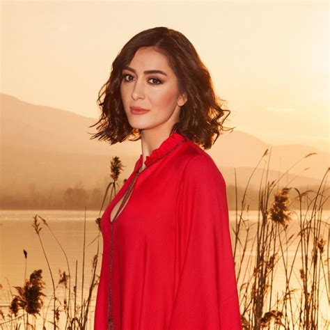 Ezgi Eyüboğlu kimdir, kaç yaşında? Volkan Konak'ın konuğu şarkıcı Ezgi ...