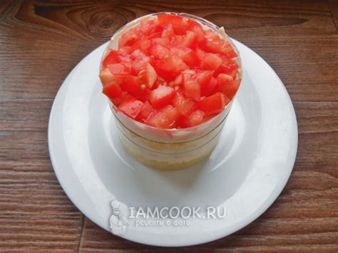 Салат «Красная шапочка» с помидорами и курицей — рецепт с фото пошагово