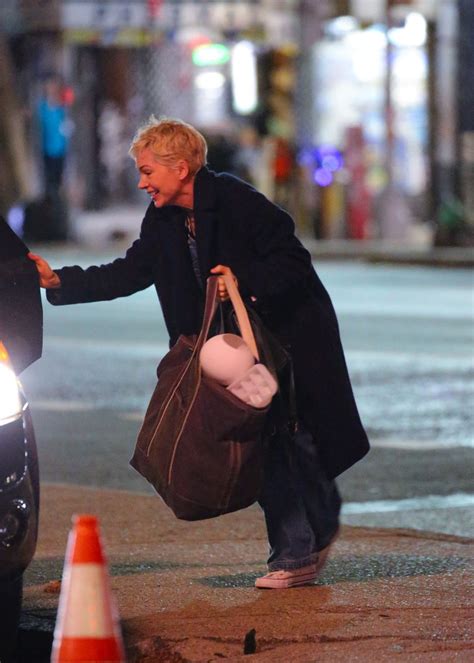Michelle Williams Films Scenes for FX's "Dying for Sex" in New York 03