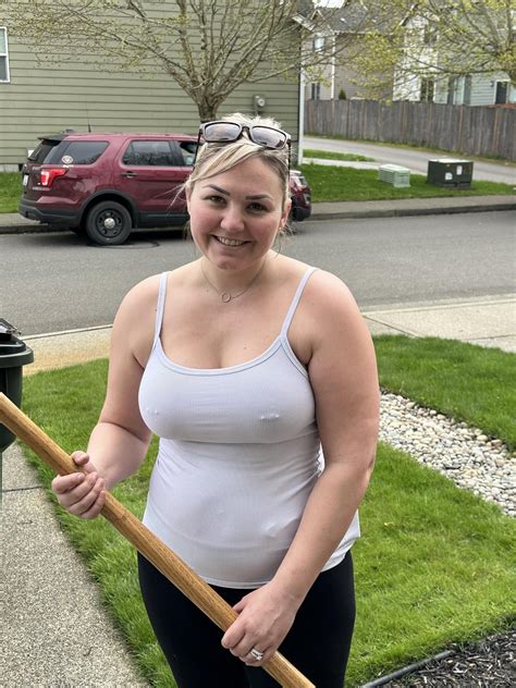 Just the average neighborhood mom working on my front yard. : r/pokies