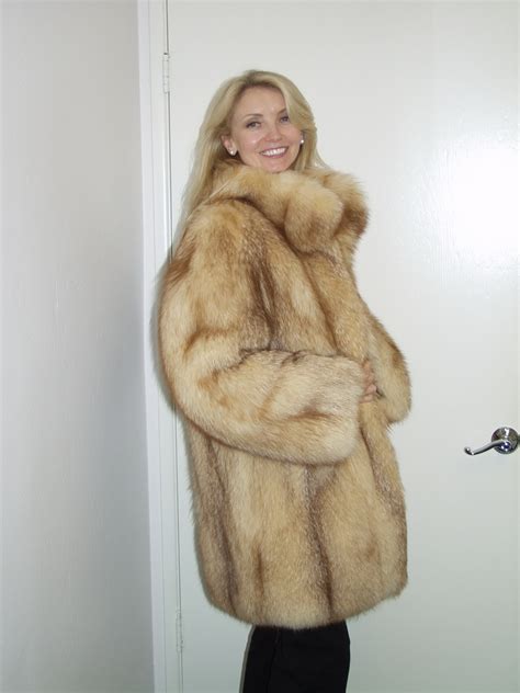 LAFOURRURE2: Sexy fur coat