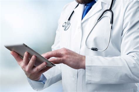 how to pronounce oncologist
