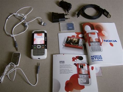 Nokia 5700 Preview: Unboxing the Production Model