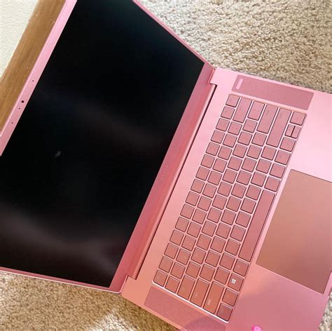 Razer Blade 15 Quartz 2020 Pink Gaming Laptop Review | Geeky Sweetie