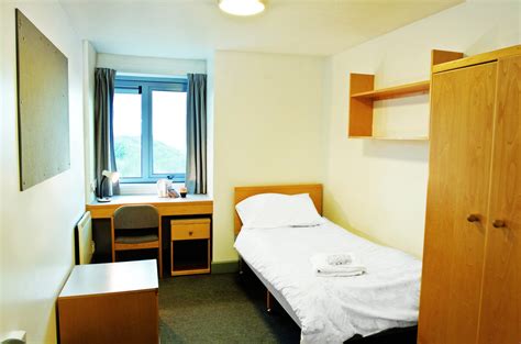 Furnished single room in student dorm in Vienna