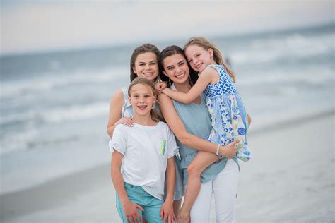 Home [carolinehilty.com]