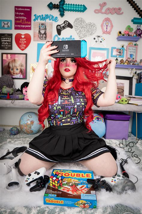 My gamer girl room UwU! 💜 (OC) | Scrolller