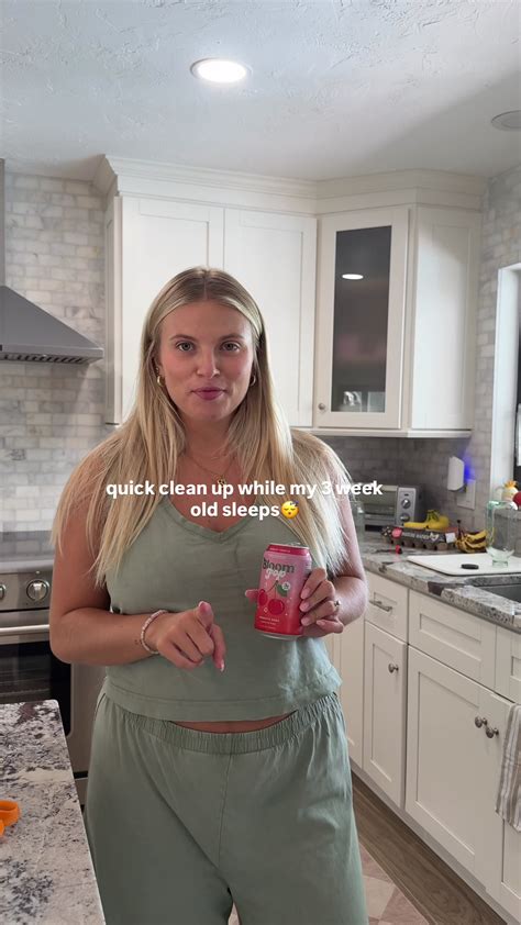 cayla (@caylavanderbaan) - Urlebird