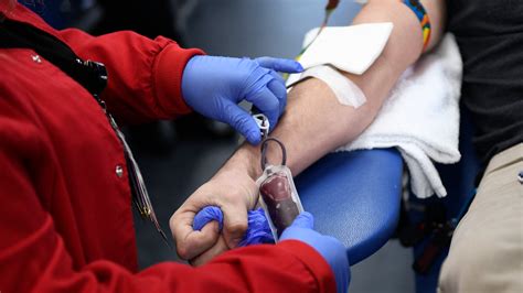 F.D.A. Eases Ban on Blood Donations From Gay and Bisexual Men - The New