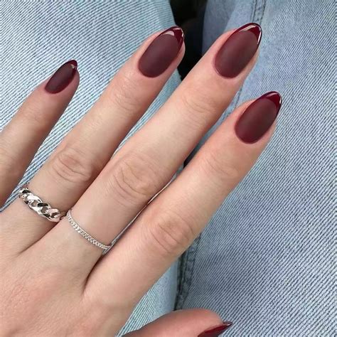 Великолепный бардовый маникюр: 10 идей под настроение - GlobalFashion