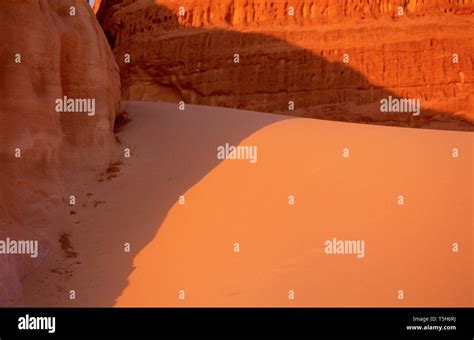 side view   landform   desert stock photo alamy