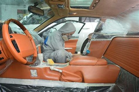 Как происходит покраска кожи в салоне авто - Bently