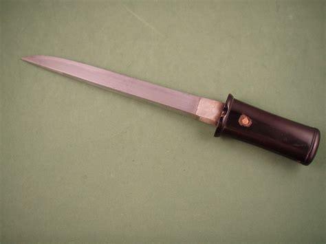Question Ladies Tanto or Dagger