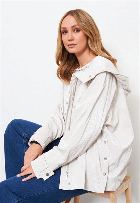 Ветровка Gerry Weber, цвет: бежевый, MP002XW18OFB — купить в интернет ...