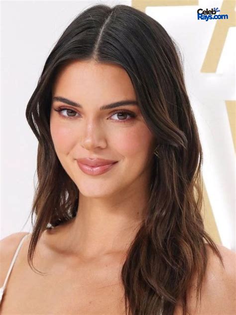 Kendall Jenner - Bio, Wiki, Career, Age, Height, Family, Boyfriend, Net ...