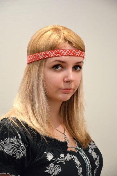 Очелье Женское очелье Очелье (начельник, налобник, начелок, очелыш ...