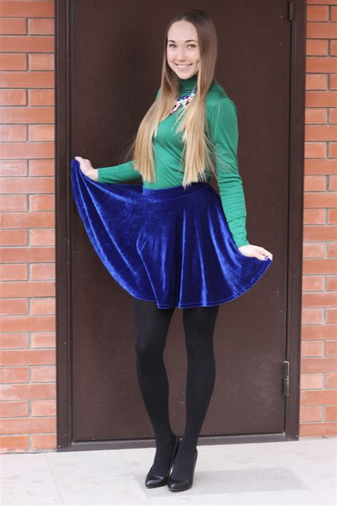 Russian Teen in Black Pantyhose ~ Pantyhose Fashion Blog