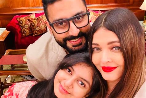 Aishwarya Rai- Abhishek Bachchan Share a Cute Family Moment with