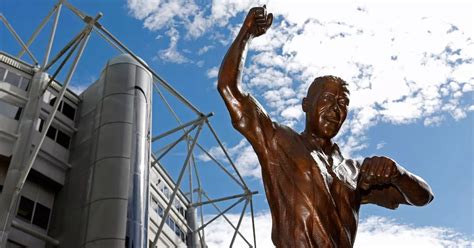 Alan Shearer statue unveiled at Newcastle - but internet jokers compare ...