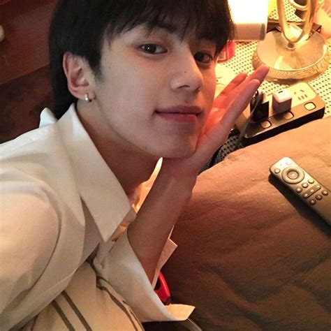 Pin by ㅤ on ৎ xhs boys ﹔ | Poses, Face, Save