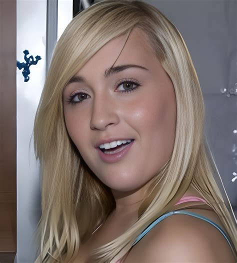 Kayla Lowden (Actress) Wiki, Age, Biography, Height, Ethnicity, Husband and More