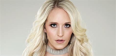 Ginger Banks Joins Centerfold Features | AVN