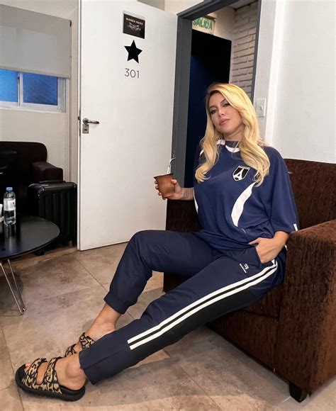 Wanda Nara Live Stream Video and Photos 09/27/2022 • CelebMafia