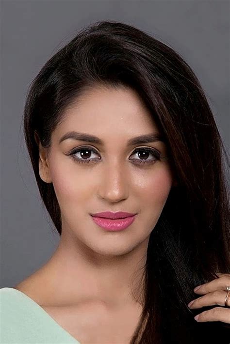 Nikita Dutta - Biografía, mejores películas, series, imágenes y