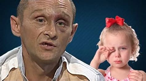 Один за всех Отец насилует своих несовершеннолетних дочерей на глазах ...