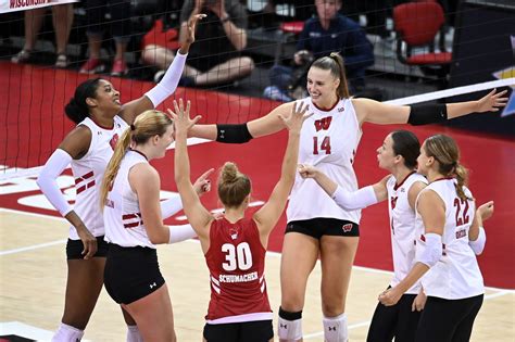 Wisconsin volleyball's Franklin has record-setting night vs. Marquette